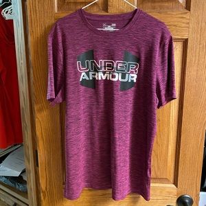 Men’s Under Armour Athletic Shirt - LARGE